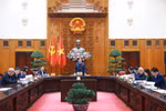 越南政府总理、宏观经济调控指导委员会主任范明政主持召开委员会第二次会议。图自越通社