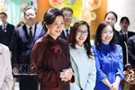 越共中央总书记、国家主席夫人吴芳璃参观广西民族音乐博物馆。图自越通社