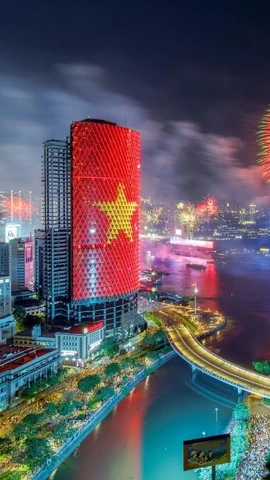 迈向新时代：国家繁荣富强 人民幸福安康