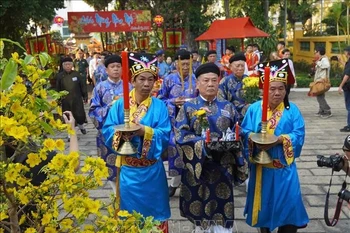 开夏-祈安节每年正月初七在左军黎文阅德上公庙举行。图自越通社