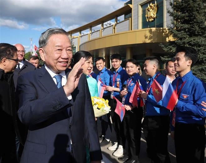 越共中央总书记开始对俄罗斯联邦进行正式访问。图自越通社 vna-potal-tong-bi-thu-to-lam-bat-dau-tham-chinh-thuc-lb-nga-va-du-le-ky-niem-80-nam-chien-thang-phat-xit-8021055.jpg