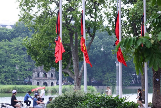 越南文化体育与旅游部副部长郑氏水签发了关于原国家主席陈德良国葬举办期间降半旗志哀,并停止公共娱乐活动的第228号通知。图自越通社 co.jpg