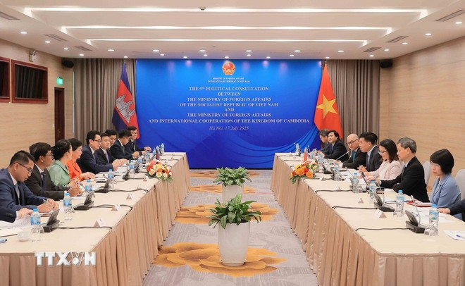 越南与柬埔寨外交部第九次政治磋商7月17日在河内举行。图自越通社 viet-nam-va-campuchia-tham-khao-chinh-tri-lan-thu-9-8153788.jpg