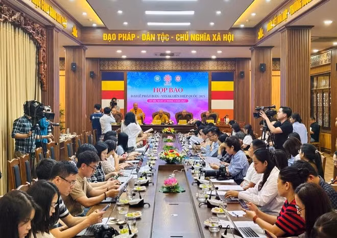vesak0.jpg