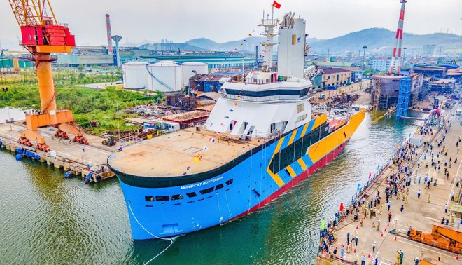越南造船工业总公司成员单位制造的风电运输船。图自Vietnam+ tau-dien-gio-2.jpg