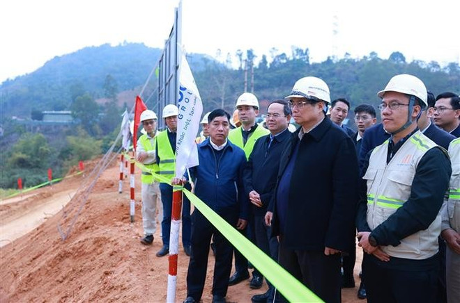 vna-potal-thu-tuong-pham-minh-chinh-kiem-tra-du-an-cao-toc-cua-khau-huu-nghi-chi-lang-7835931.jpg