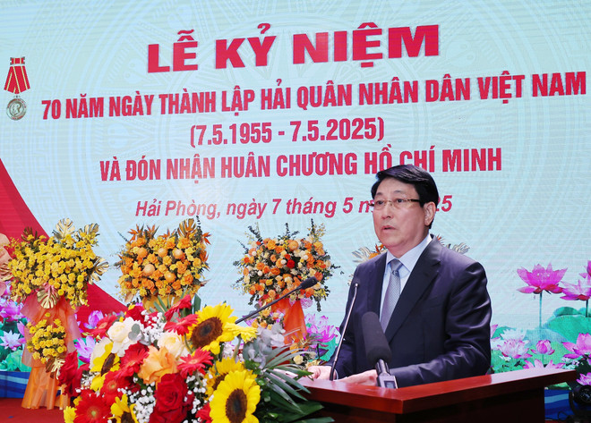 越南国家主席梁强在纪念典礼上发表讲话。图自越通社 vna-potal-chu-tich-nuoc-du-le-ky-niem-70-nam-ngay-thanh-lap-hai-quan-nhan-dan-viet-nam-8017332.jpg