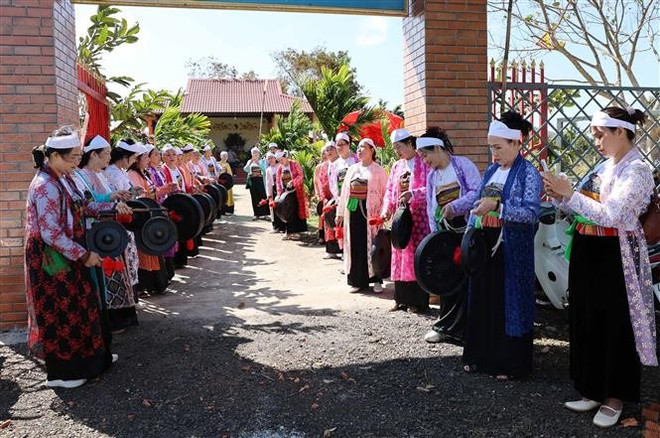 vna-potal-du-xuan-cung-le-hoi-tren-cao-nguyen-dak-lak-7857855.jpg
