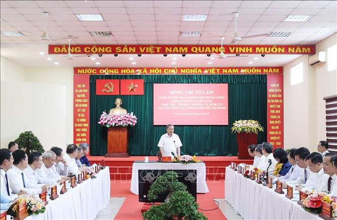 苏林总书记在与胡志明市新永禄乡党委常委召开的会议上发表讲话。图自越通社 uuid0b384722-583e-4b09-b838-750039d5900ccode001library1type1mode1loctruecaptrue.jpg