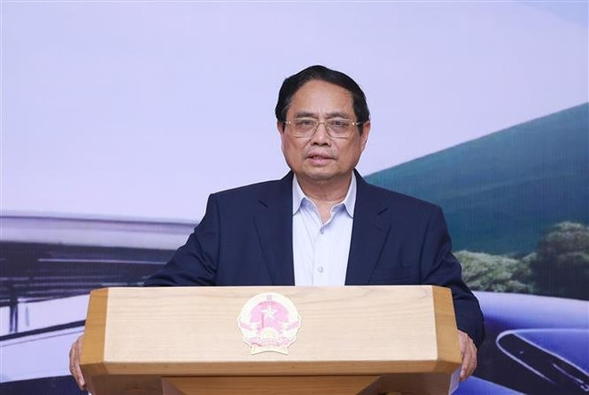 越南政府总理范明政主持召开国家铁路重点项目指导委员会第三次会议。图自越通社 vna-potal-thu-tuong-chu-tri-phien-hop-thu-ba-cua-bcd-cac-cong-trinh-trong-diem-du-an-quan-trong-quoc-gia-linh-vuc-duong-sat-8138561.jpg