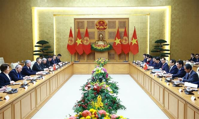 vna-potal-thu-tuong-pham-minh-chinh-hoi-dam-voi-thu-tuong-kyrgyzstan-adylbek-kasimalyev-7889125.jpg