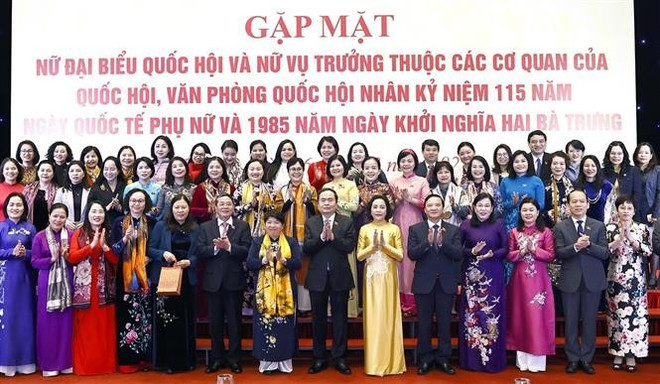 vna-potal-chu-tich-quoc-hoi-tran-thanh-man-gap-mat-nu-dai-bieu-quoc-hoi-7888959.jpg