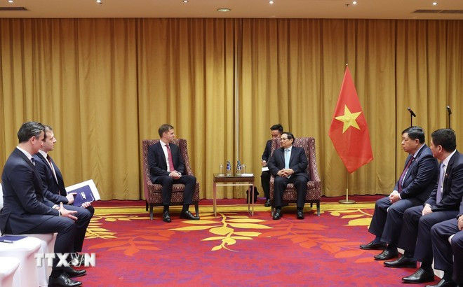 范明政总理会见LOT航空公司代理董事会主席米哈乌·费约尔。（图：越通社）