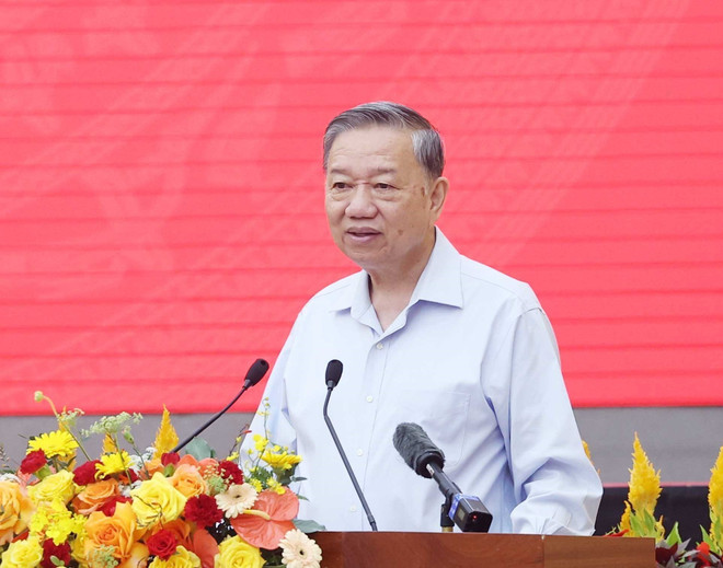越共中央总书记苏林在会议上发表讲话。图自越通社 vna-potal-tong-bi-thu-to-lam-lam-viec-voi-cac-tinh-lam-dong-binh-thuan-va-dak-nong-8081233.jpg