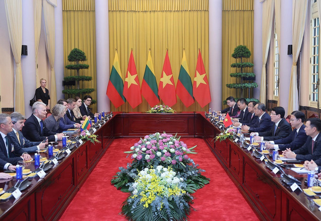 会谈场景。图自越通社 vna-potal-chu-tich-nuoc-luong-cuong-hoi-dam-voi-tong-thong-litva-gitanas-nauseda-8087126.jpg