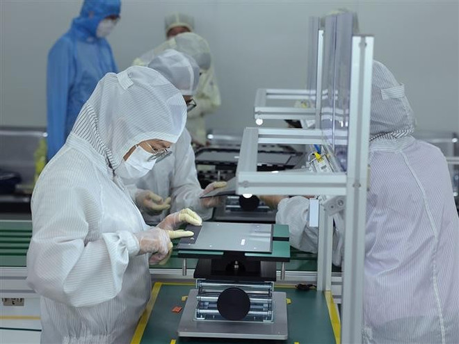 2025年上半年,越南吸引外商直接投资(FDI)总额达215.1亿美元,同比增长32.6%。图自越通社 vna-potal-hai-phong-cong-ty-heesung-electronics-viet-nam-xuat-khau-25-trieu-san-pham-linh-kien-dien-tu-cong-nghe-cao-8121353.jpg