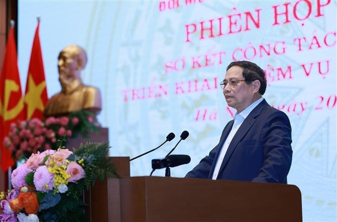 越南政府总理、政府科技创新与数字化转型及第6号方案指导委员会主任范明政主持召开指导委员会第三次会议,总结2025年上半年工作和部署2025年下半年任务。图自越通社 vna-potal-thu-tuong-chu-tri-phien-hop-lan-thu-3-cua-ban-chi-dao-phat-trien-khoa-hoc-cong-nghe-va-de-an-06-8159195.jpg