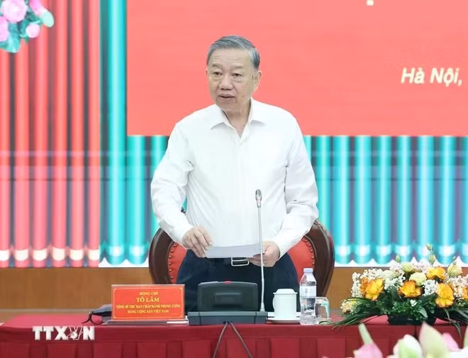 tong-bi-thu-to-lam-lam-viec-voi-uy-ban-kiem-tra-trung-uong-2205-4.jpg
