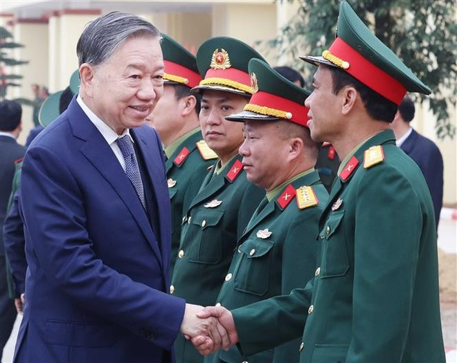 vna-potal-tong-bi-thu-to-lam-tham-lu-doan-ten-lua-490-binh-chung-phao-binh-7848428.jpg