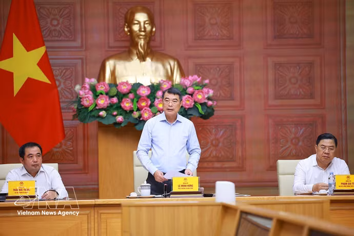 越南政府总理黎明兴在会议上发表讲话。图自越通社