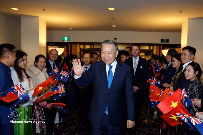 越共中央总书记、国家主席苏林在堪培拉的欢迎仪式。图自越通社