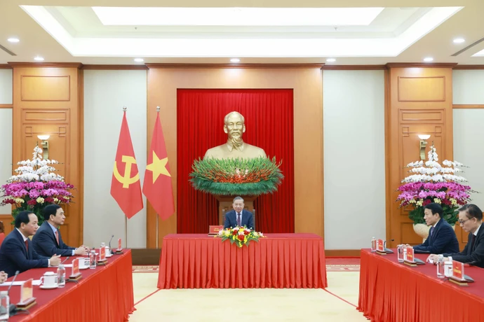 越共中央总书记苏林与俄罗斯联邦总统普京通电话。图自越通社