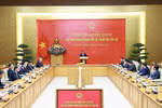 范明政总理向黎孟雄同志颁发工贸部代理部长任命决定