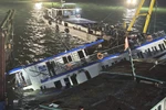 通宵搜救下龙湾旅游船翻覆事故：搜救人数共47人