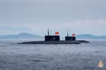 基洛636潜艇编队参加海上阅兵。图自越通社
