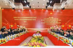越南国防部长潘文江大将与中国国防部长董军上将举行会谈