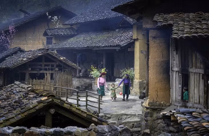 程墙土屋是越南最北端这片土地上赫蒙族、瑶族、岱依族三个民族的文化符号。图自《越南之声》