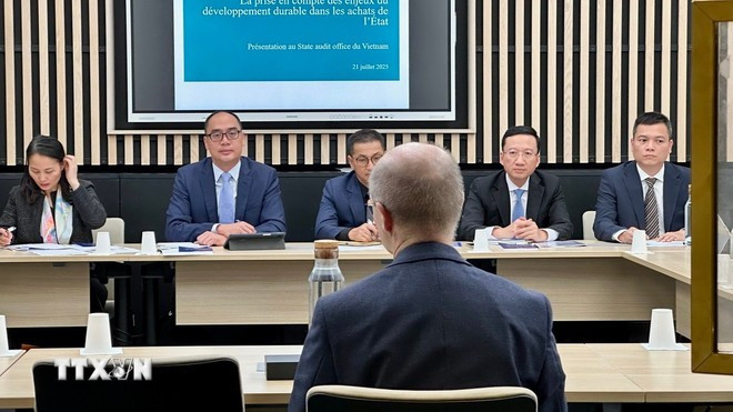 越南国家审计署代表团造访法国审计法院。图自越通社 doan-kiem-toan-nha-nuoc-viet-nam-lam-viec-voi-toa-tham-ke-phap2.jpg