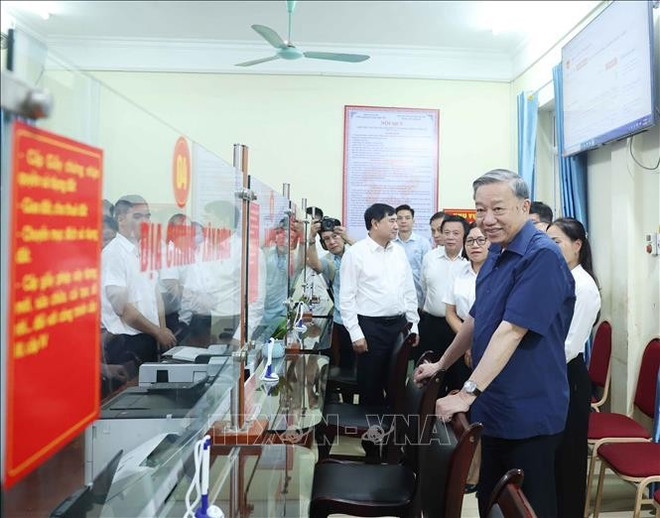 苏林总书记视察奠边省斯帕聘乡政治体系运作情况。图自越通社 uuid9d7307ed-27b7-44c9-a61b-1461ae51f20bcode001library1type1mode1loctruecaptrue.jpg