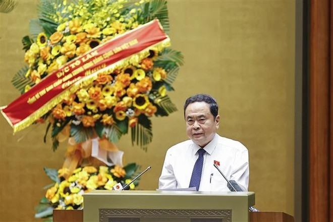 国会主席陈青敏发表讲话。图自越通社 vna-potal-tong-bi-thu-to-lam-du-hoi-nghi-chuyen-de-binh-dan-hoc-vu-so-quoc-hoi-so-8273236.jpg