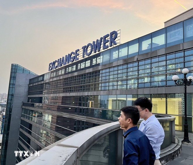so-giao-dich-chung-khoan-tp-ho-chi-minh-hose-la-mot-trong-nhung-thanh-to-quan-trong-de-thuc-day-xay-dung-trung-tam-tai-chinh-quoc-te-o-tp-ho-chi-minh-anh-ttxvn.jpg