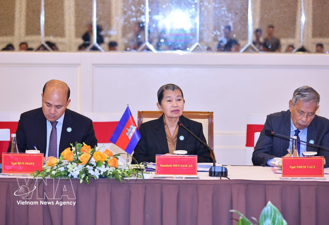 vnanet-potal-hoi-dam-giua-ubtu-mttq-viet-nam-va-hoi-dong-quoc-gia-mat-tran-doan-ket-phat-trien-to-quoc-campuchia-8657388.jpg