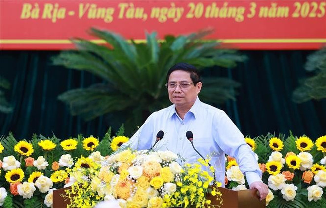 范明政发表讲话。图自越通社 thu-tuong-20032025-01.jpg