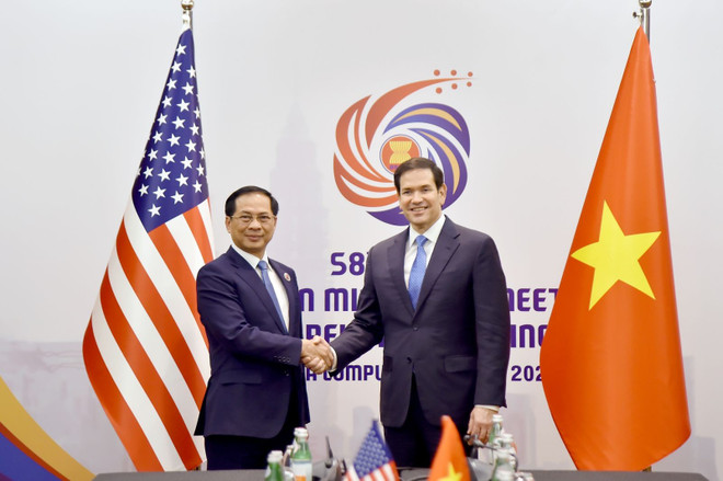 越南政府副总理兼外长裴青山和美国国务卿鲁比奥。图自越通社 gap-nt-hoa-ky.jpg