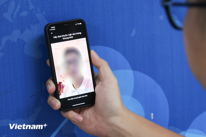 截至2025年10月10日,已完成逾1.32亿个人及140万组织客户档案的生物识别核验。图自越通社 atm-1.jpg