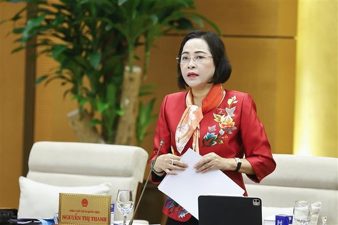 国会副主席阮氏清发表讲话。图自越通社 thumbstand-18.jpg