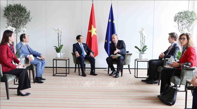 裴青山副总理会见欧盟委员会国际伙伴关系专员约瑟夫·西凯拉。图自越通社 cao-uy-ca.jpg