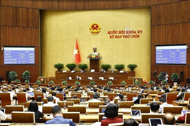 会议场景。图自越通社 luat-cong-chuc.jpg