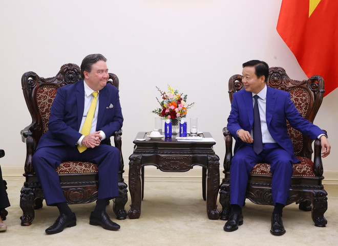 越南政府副总理陈红河会见美国驻越大使马克·纳珀。图自越通社 vna-potal-pho-thu-tuong-tran-hong-ha-tiep-dai-su-hoa-ky-marc-knapper-8139644.jpg