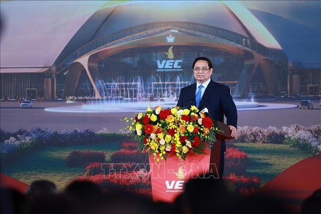 范明政总理发表讲话。图自越通社 cong-trinh1-19825.jpg