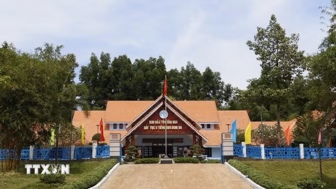 蒲登县平明乡一村的Bom Bo村斯丁族（S'tiêng）文化保护区。图自越通社