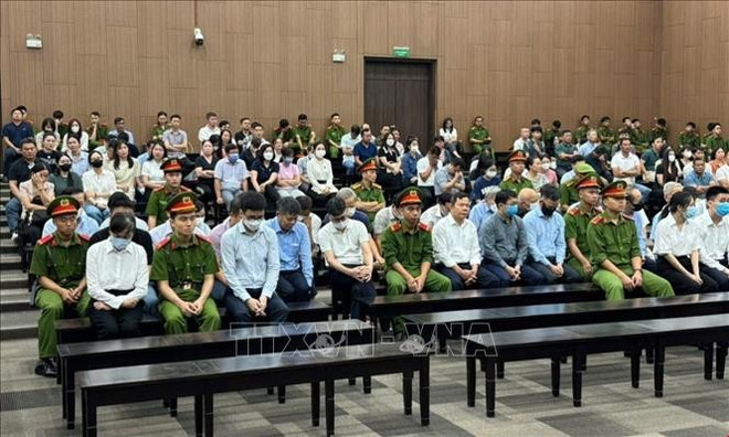 判决涉及41名被告。图自越通社 phuc-son2-110725.jpg