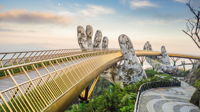 岘港市的金桥。越捷供图 hinh-anh-1.jpg