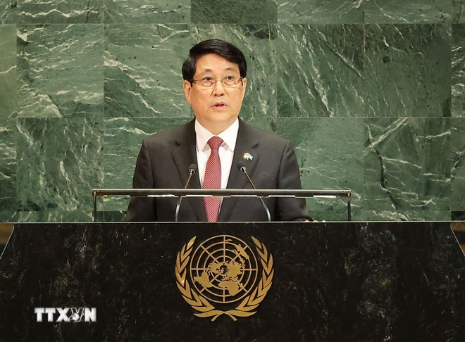 国家主席梁强在第80届联合国大会一般性辩论高级别会议上发表讲话。图自越通社 chu-tich-nuoc-luong-cuong-phat-bieu-tai-phien-thao-luan-cap-cao-dhd-lhq-khoa-80-8292811-3.jpg
