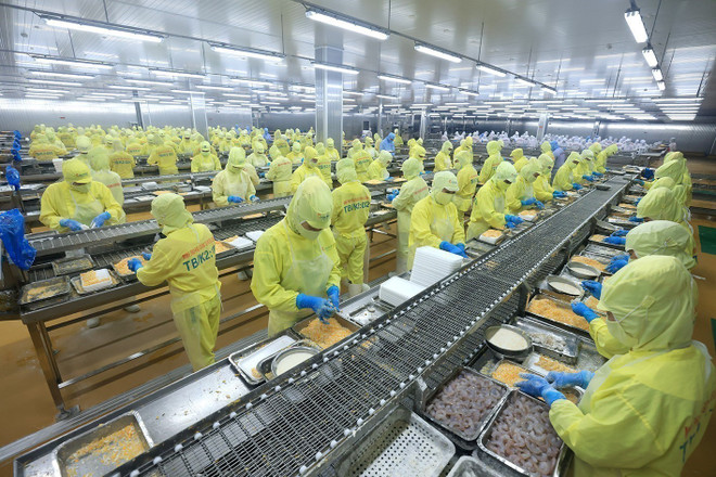 虾类产品是对美出口水产品中出口额领先的商品。图自越通社 vna-potal-viet-nam-hoa-ky-30-nam-vuot-qua-khac-biet-cung-co-quan-he-doi-tac-chien-luoc-toan-dien-8134901.jpg