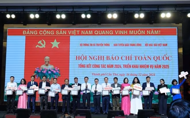 2024年新闻数字化转型成熟度最佳认证颁发仪式。图自越通社